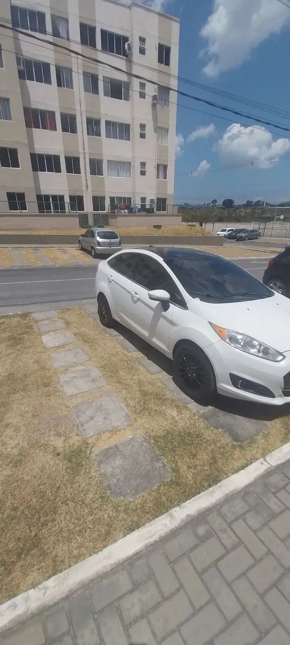 Ford Fiesta Fiesta Sed. TI./TI.Plus1.6 16V Flex Aut. 2015