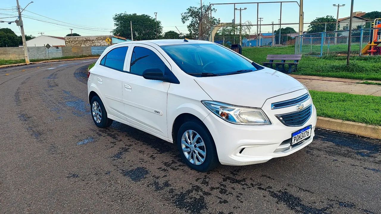 Chevrolet Onix 2015