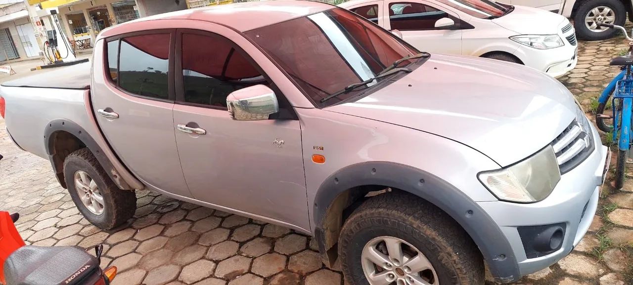 Mitsubishi L200 EVOLUTION 3.2 4X4 TB INT. DIESEL 2013