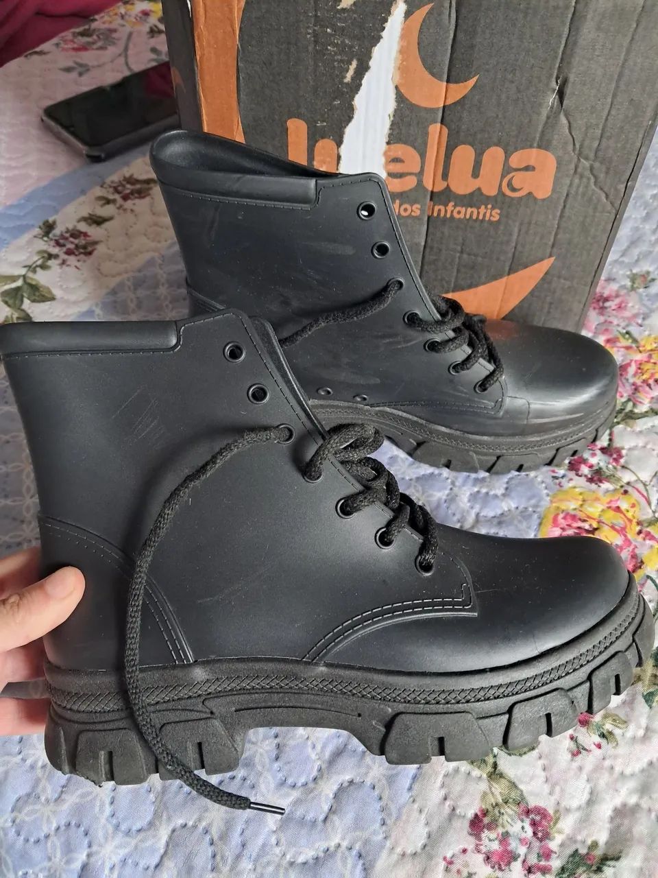 Bota Luelua tamanho 33 - Foto 4