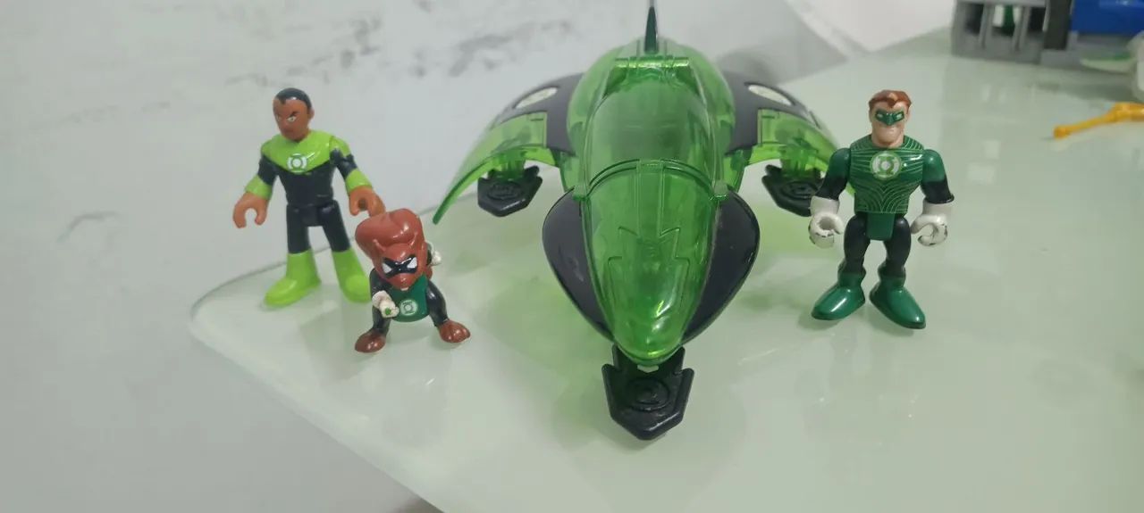Nave e bonecos lanterna Verde Imaginext 