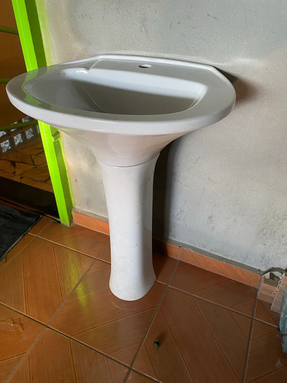 Pia de Banheiro com Coluna