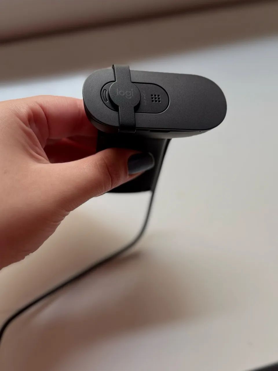 Webcam Full HD Logitech Brio 100 - Grafite - Foto 5