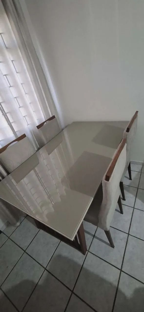 Mesa de jantar nova com 6 cadeiras