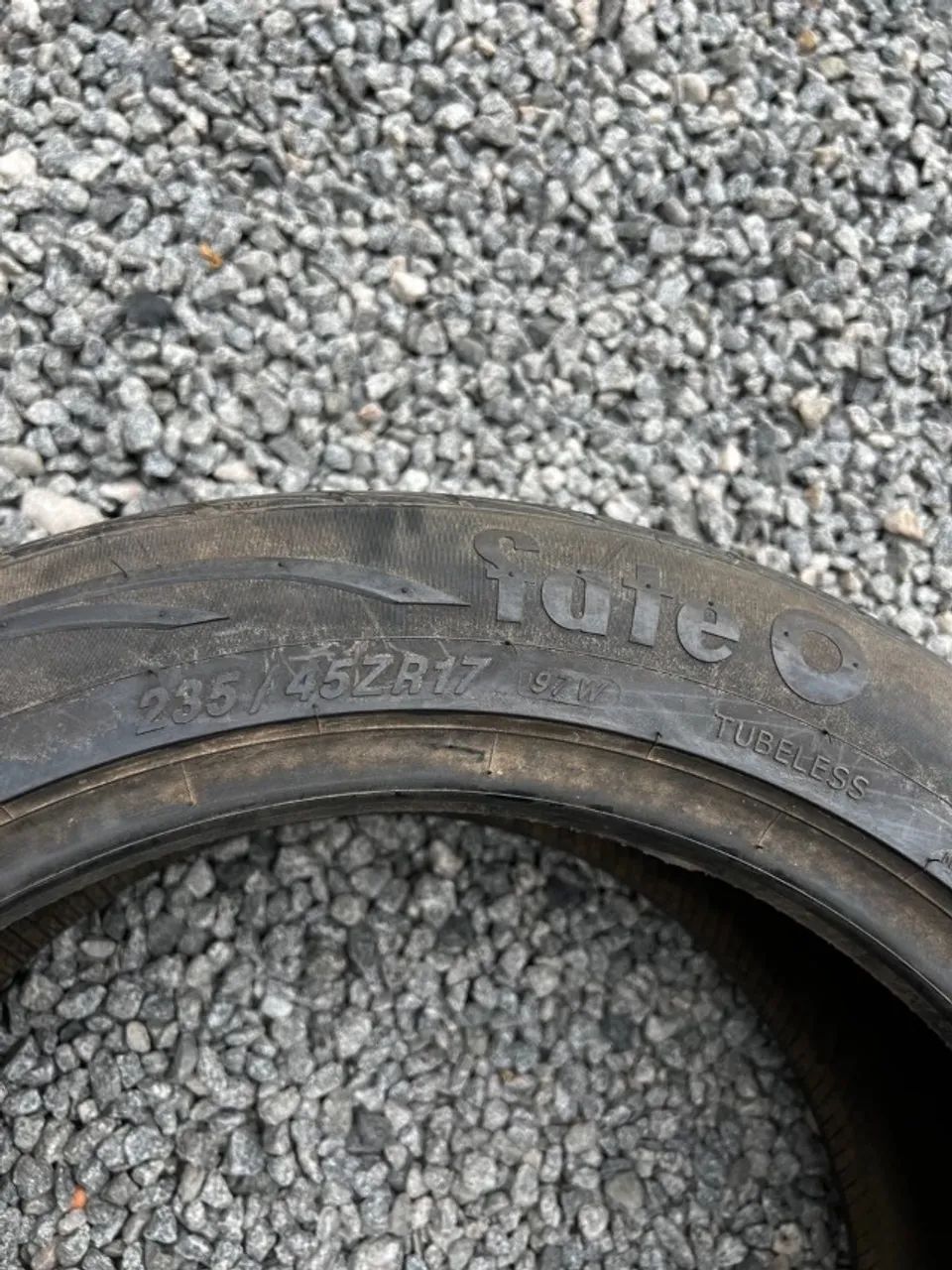 Pneu 235/45R17 Fate-o Exima - Tenho apenas 1 Pneu - Foto 3
