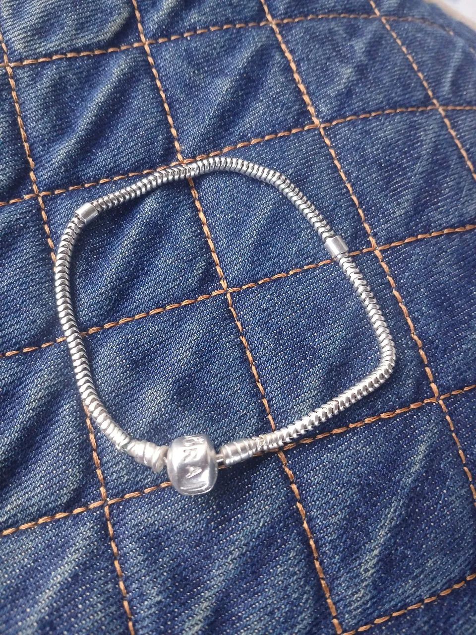 Pulseira de prata na marca pandora - Foto 2