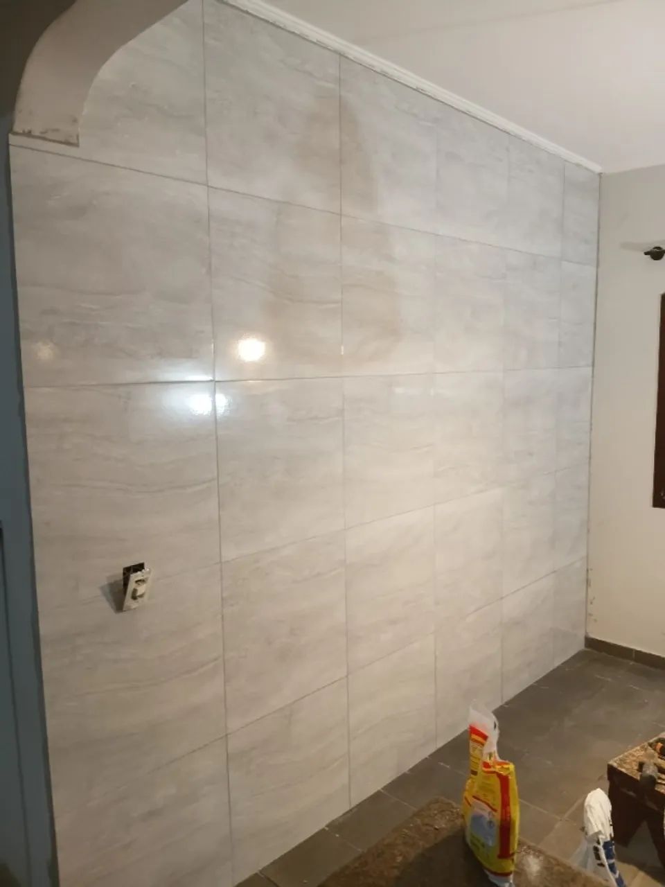 Serviço de revestimento  colocação  de piso  porcelano