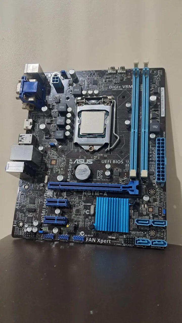 placa-mãe H61 Asus + i3 3220 - Foto 2