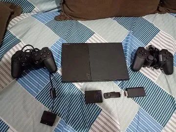 Vendo PS2 desbloqueado com leitor funcionando perfeitamente.  - Foto 2