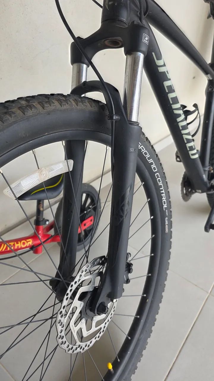 NO PRECINHO! Bicicleta Specialized Rockhopper aro 29 - Excelente Estado - Foto 5