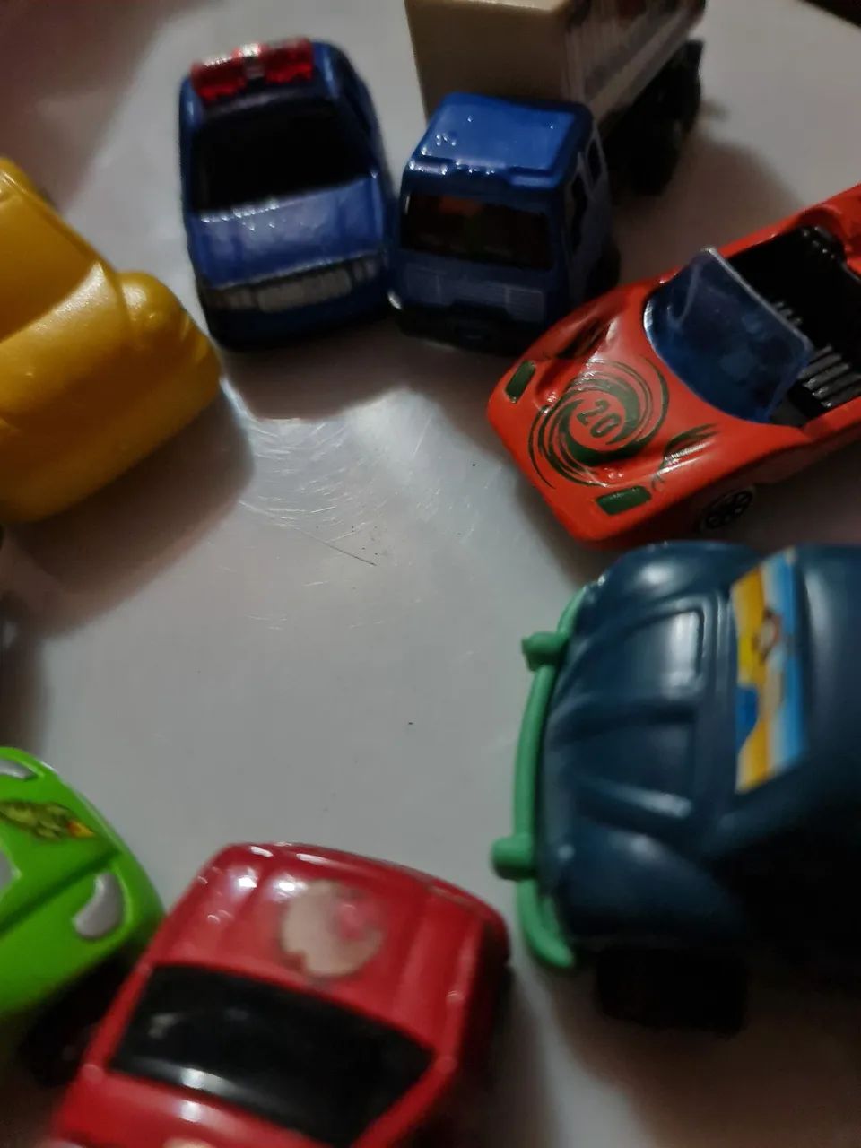 Lote 8 carrinhos brinquedo  - Foto 4