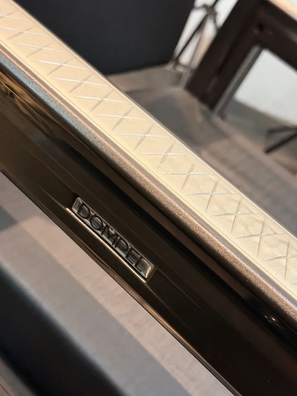 Cadeira de Barbeiro Dompel Square Barber Premium em excelente estado de conservação. - Foto 3