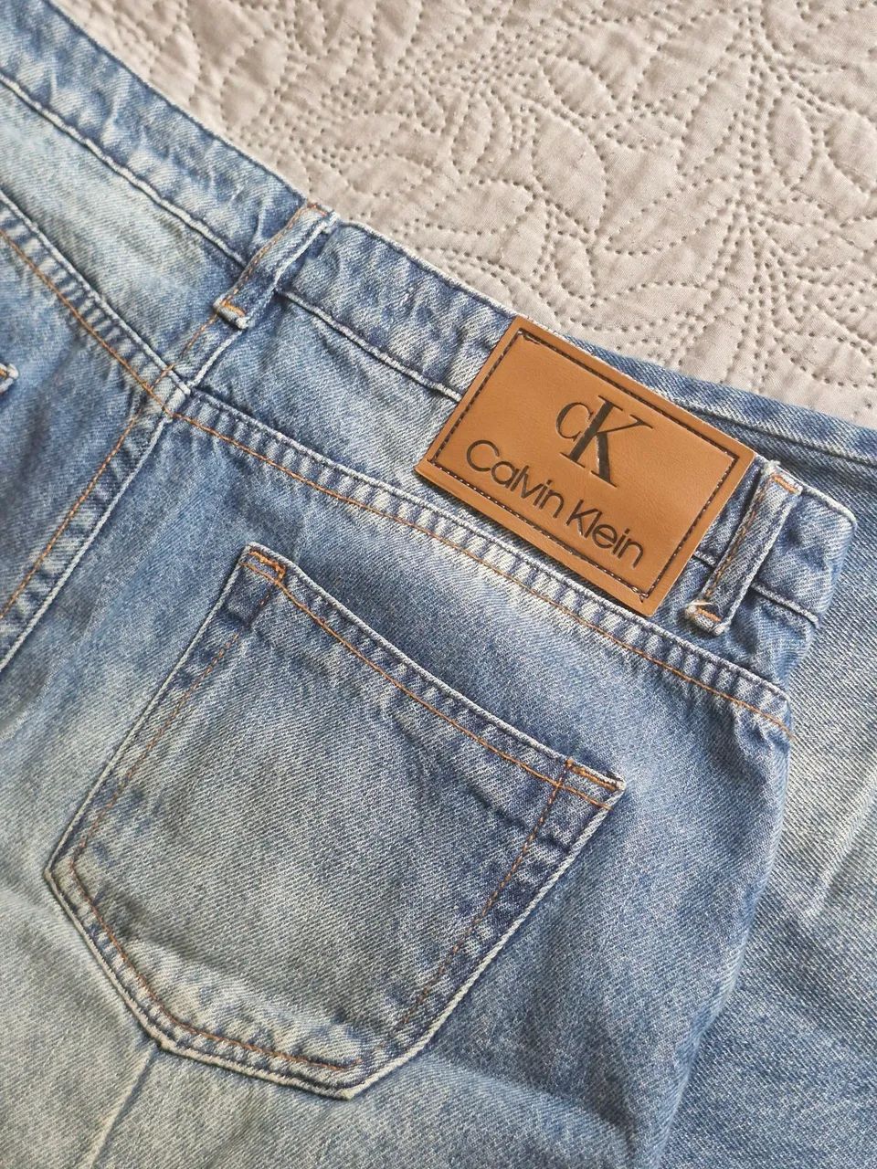 Calça Calvin Klein - tamanho 42 - Foto 3