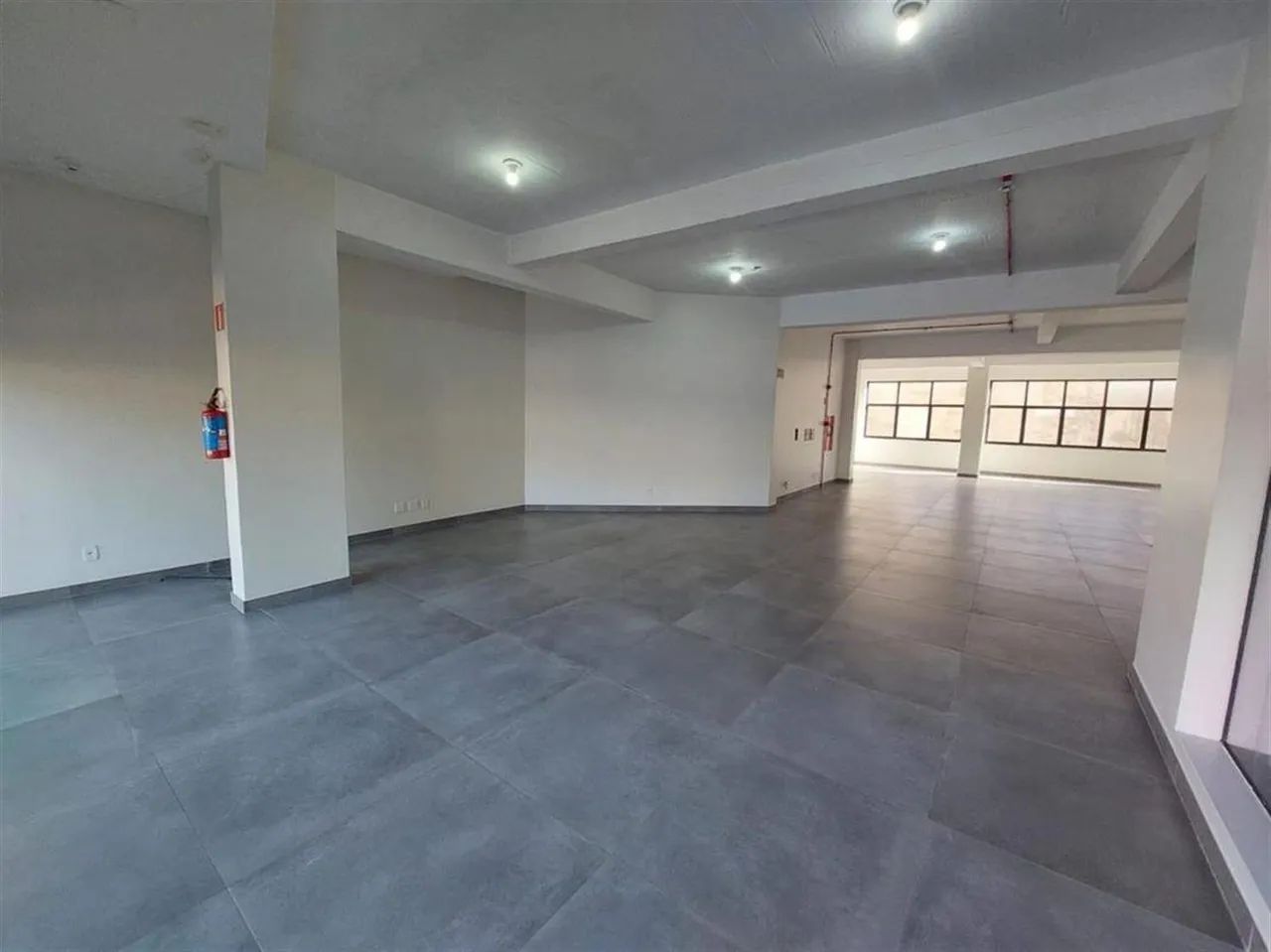 SALA COMERCIAL PARA LOCAÇÃO NO CRUZEIRO