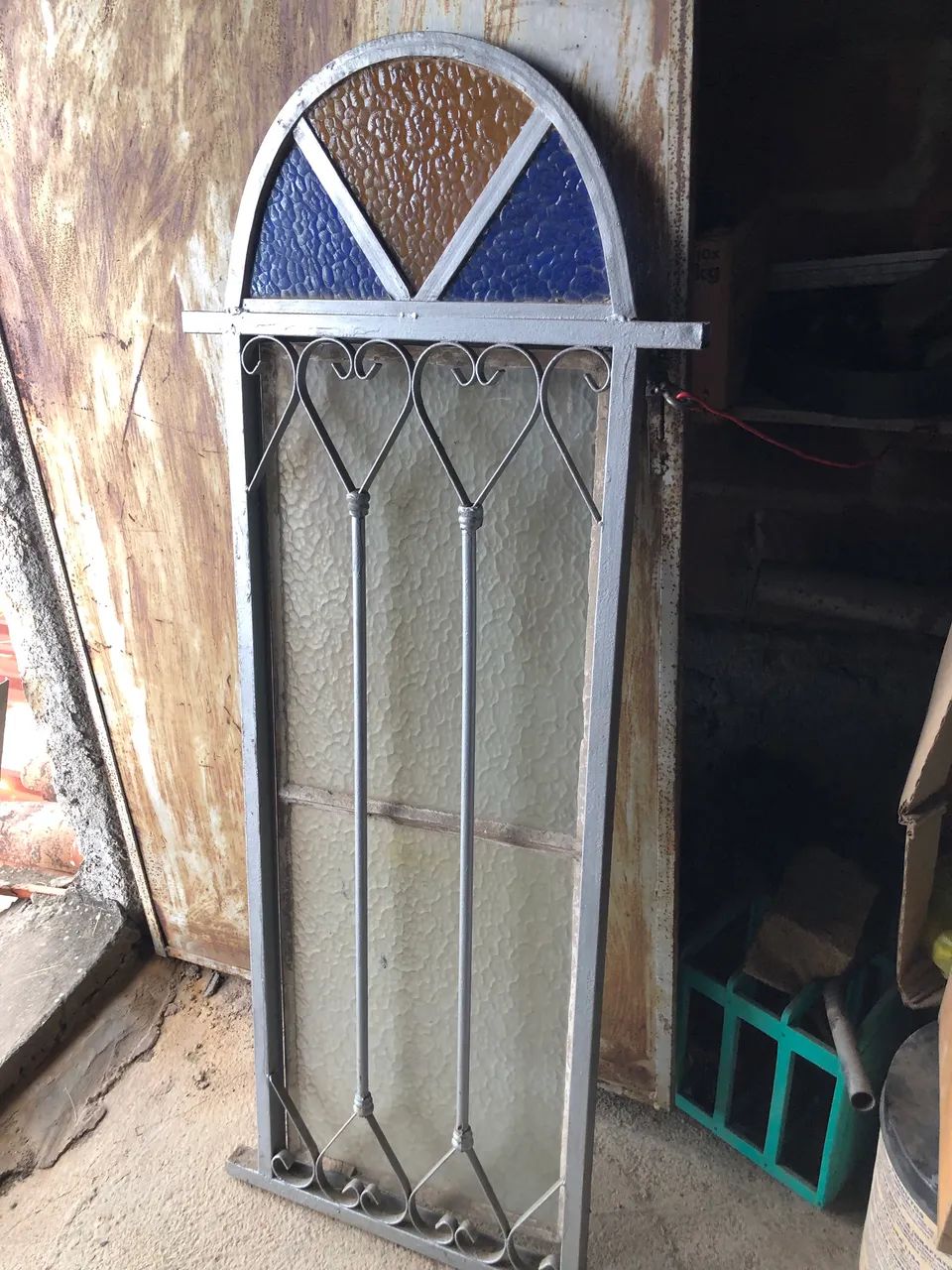 Janela capelinha ferro e vidro 64985878979713120