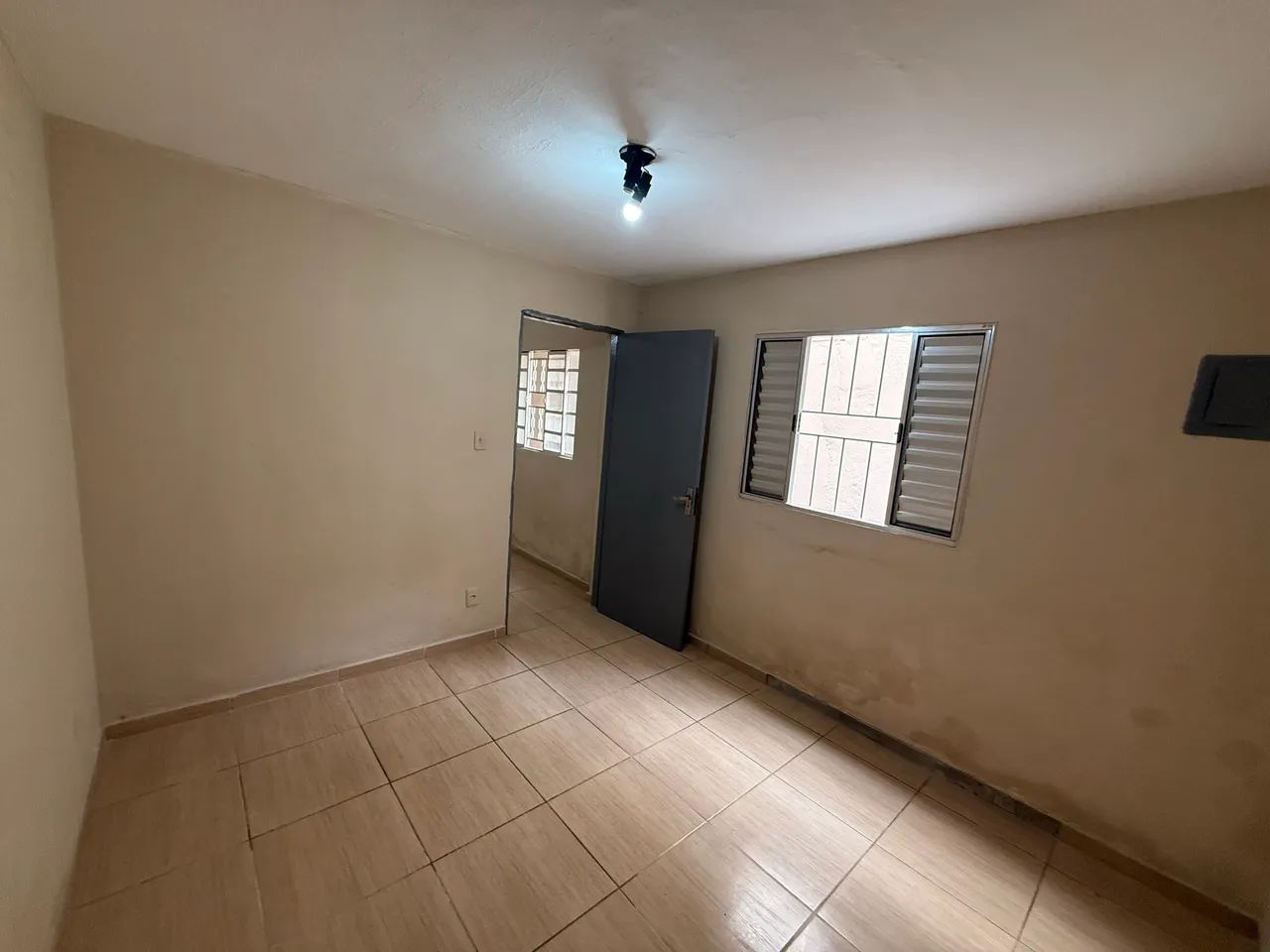 Casa 3 cômodos próxima  - Foto 2