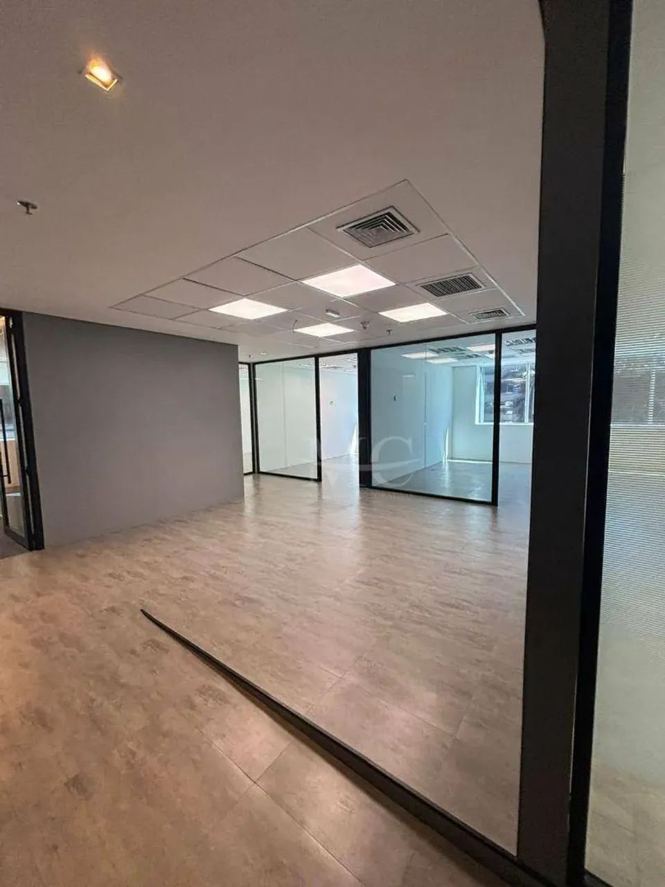 SALA MOBILIADA AV FARIA LIMA X AV JK - Foto 2