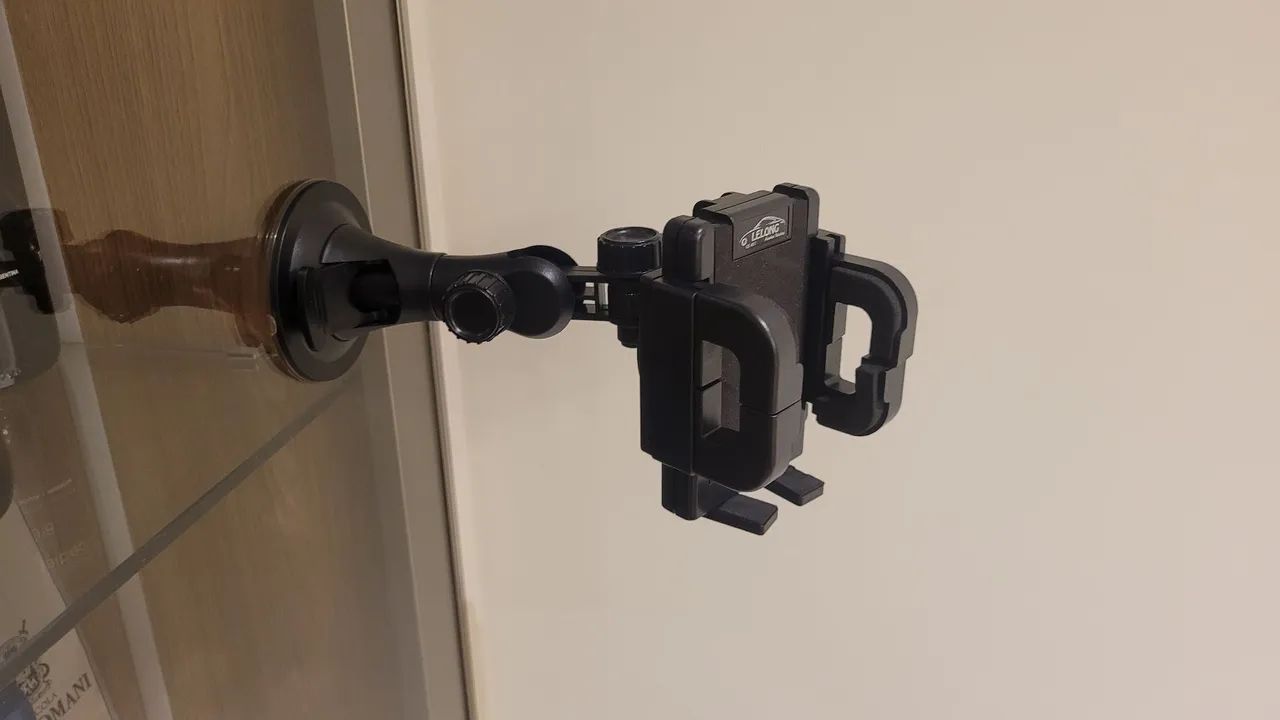 Suporte veicular de celular