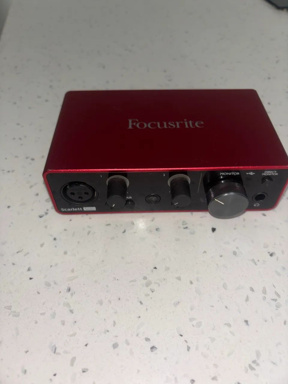 Interface De Áudio Usb Focusrite Scarlett Solo 3ª Geração + Audio-technica AT2020 - Foto 4