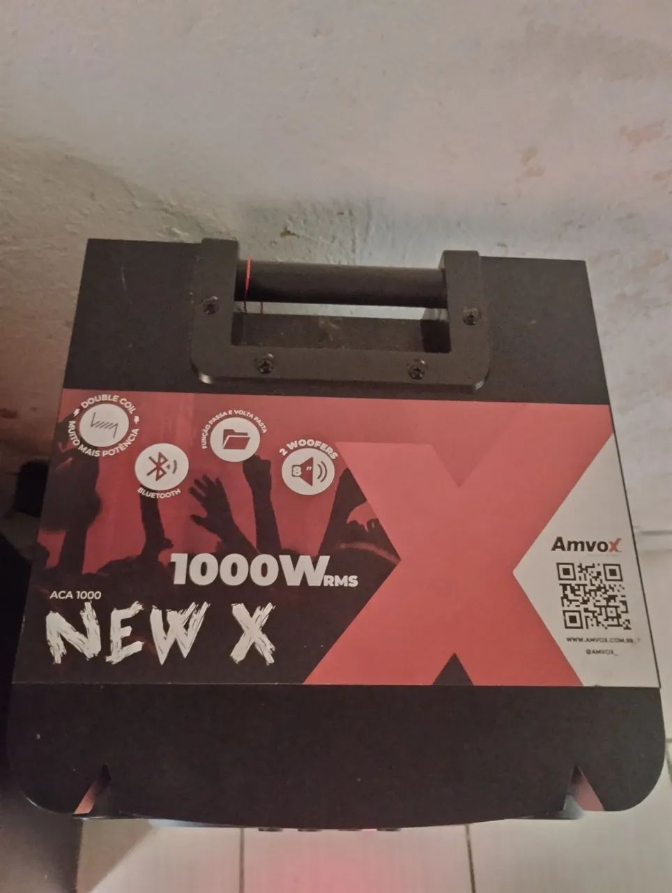 Vende uma caixa de som Bluetooth semi nova  - Foto 2