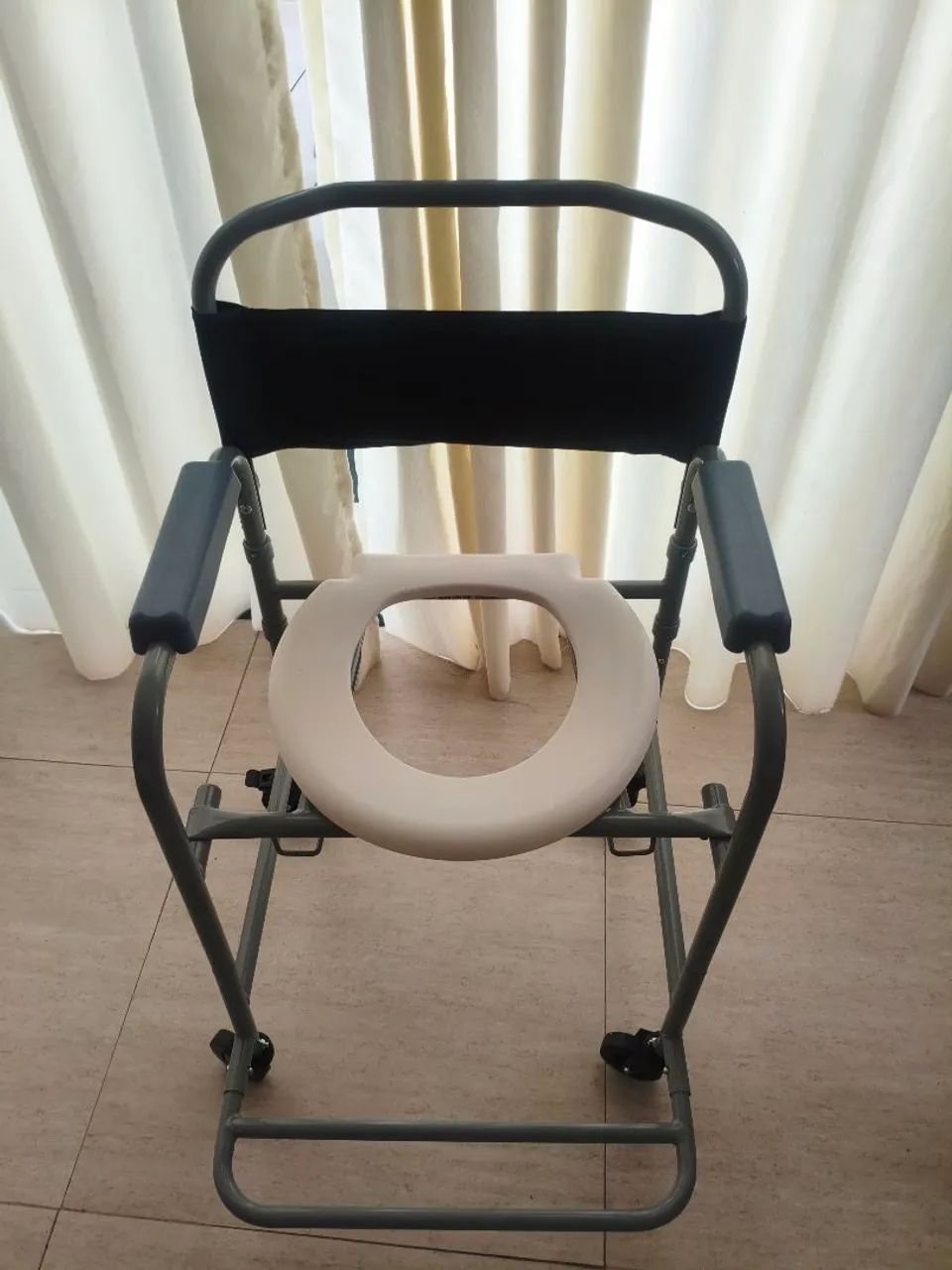 Cadeira de banho sem uso  - Foto 2