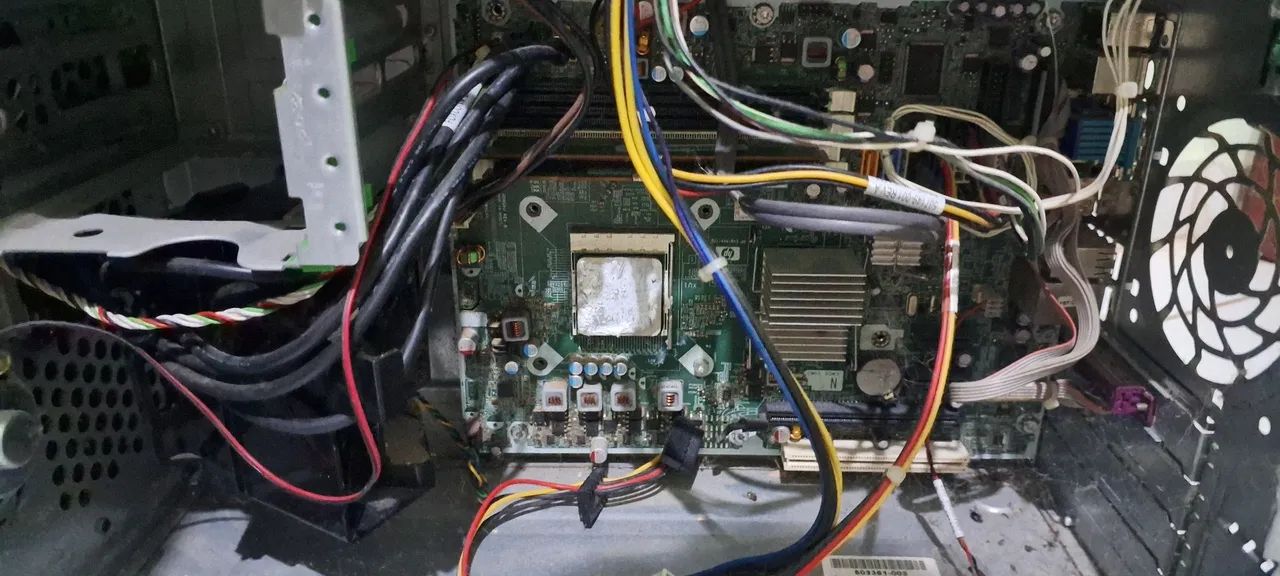 CPU recondicionada ( precisa trocar a fonte)  - Foto 3