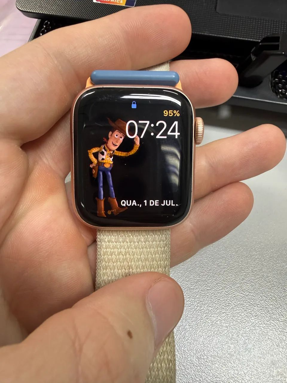 Apple Watch SE GPS + CELLULAR 40mm Gold