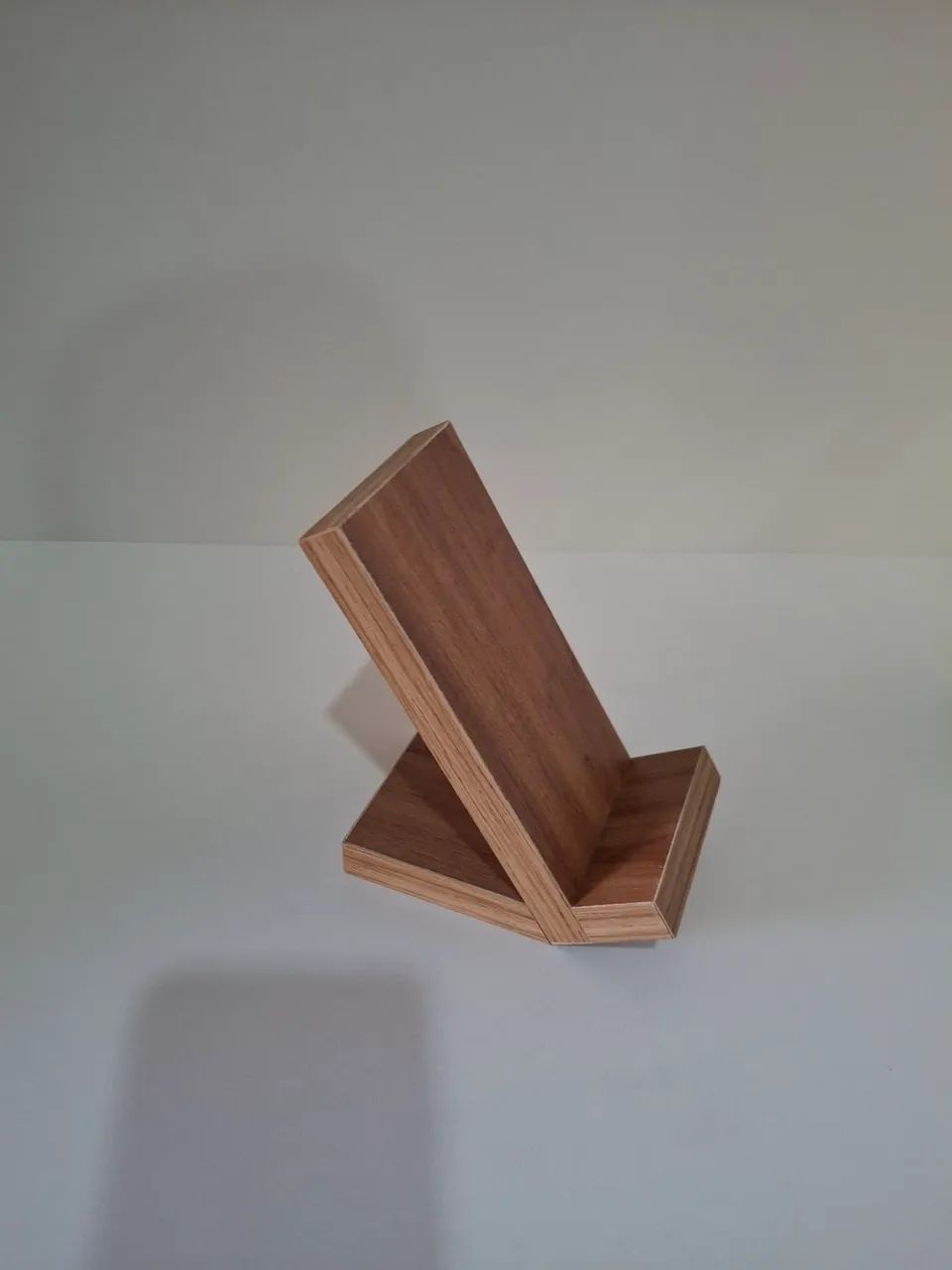 Suporte de Mesa para Celular em MDF  - Foto 2