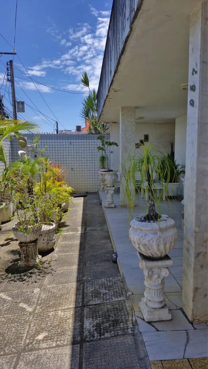 Vendo casa na principal Avenida Rotary, excelente para comércio. - Foto 2