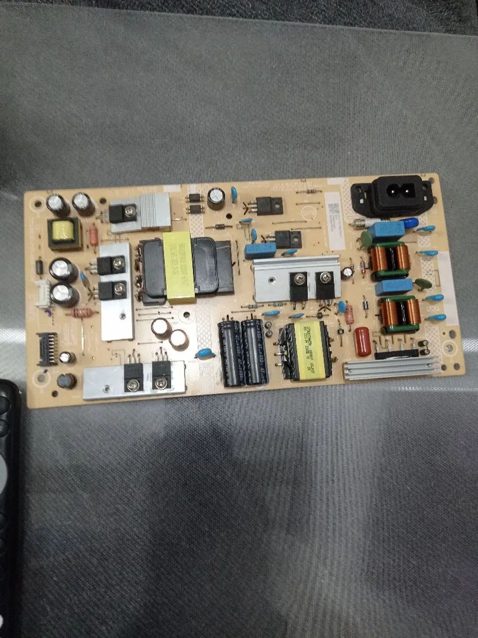Fonte Philips tv 50pug6654/78 - Foto 2