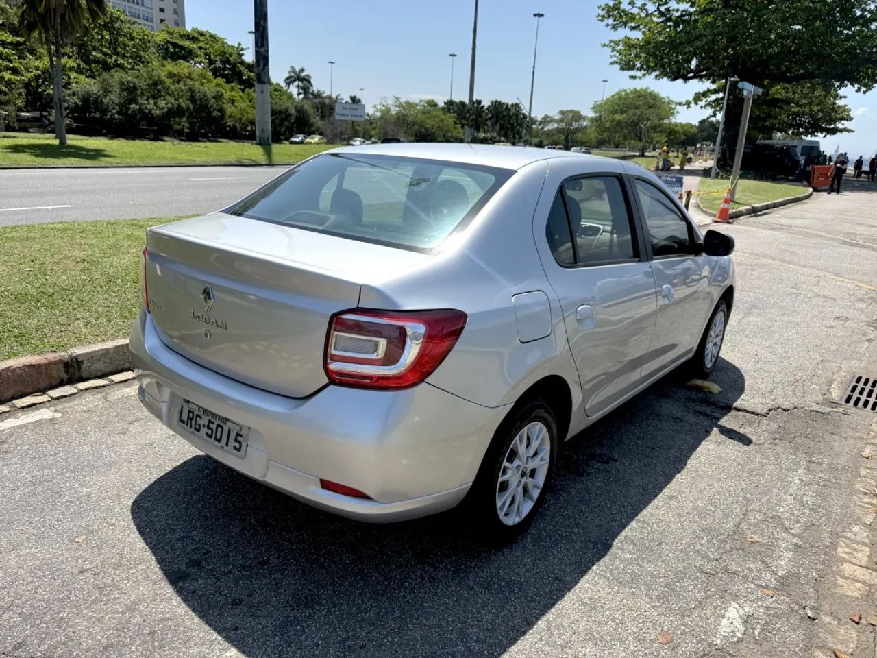 Renault Logan Expression Flex 1.0 12V 4P 2014 - Foto 4