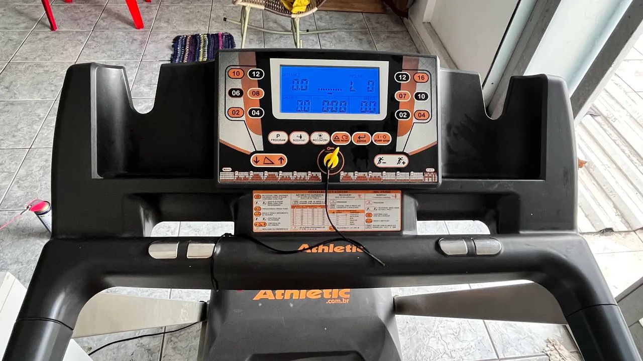 Esteira Athletic Advanced 720 EE