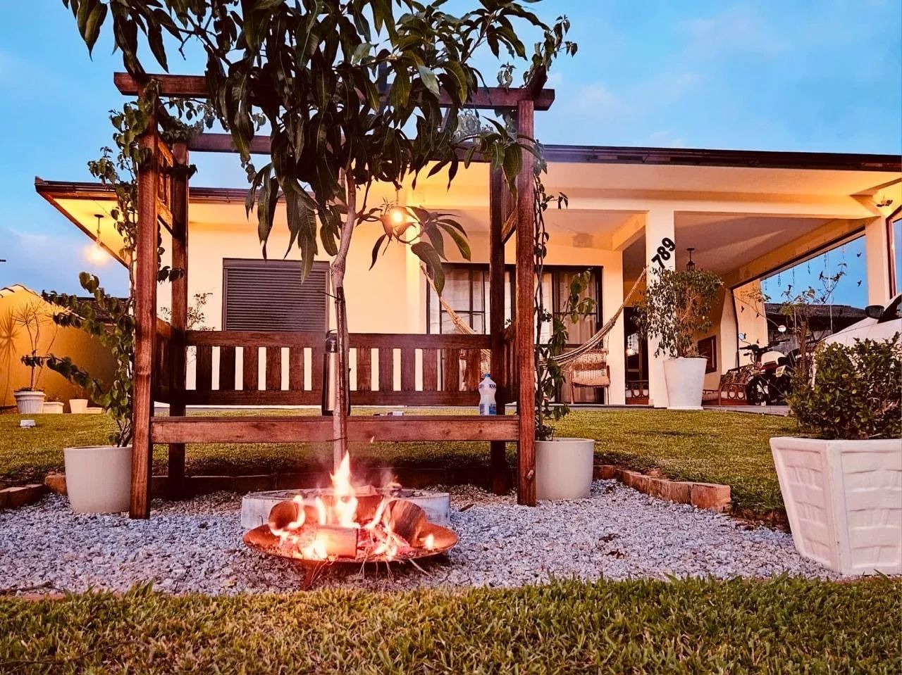 2 Casas à venda em lugar paradisíaco 
