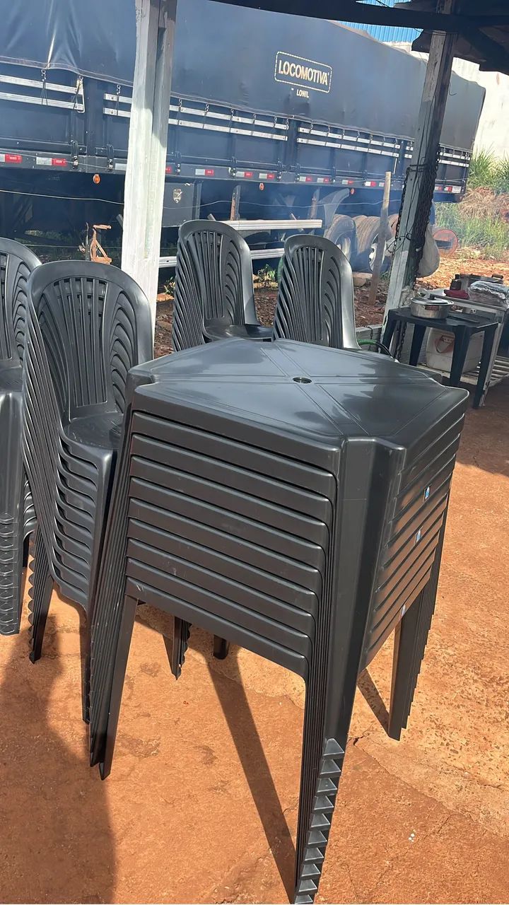 Locação de mesas cadeiras e toalhas para festa e eventos  - Foto 2
