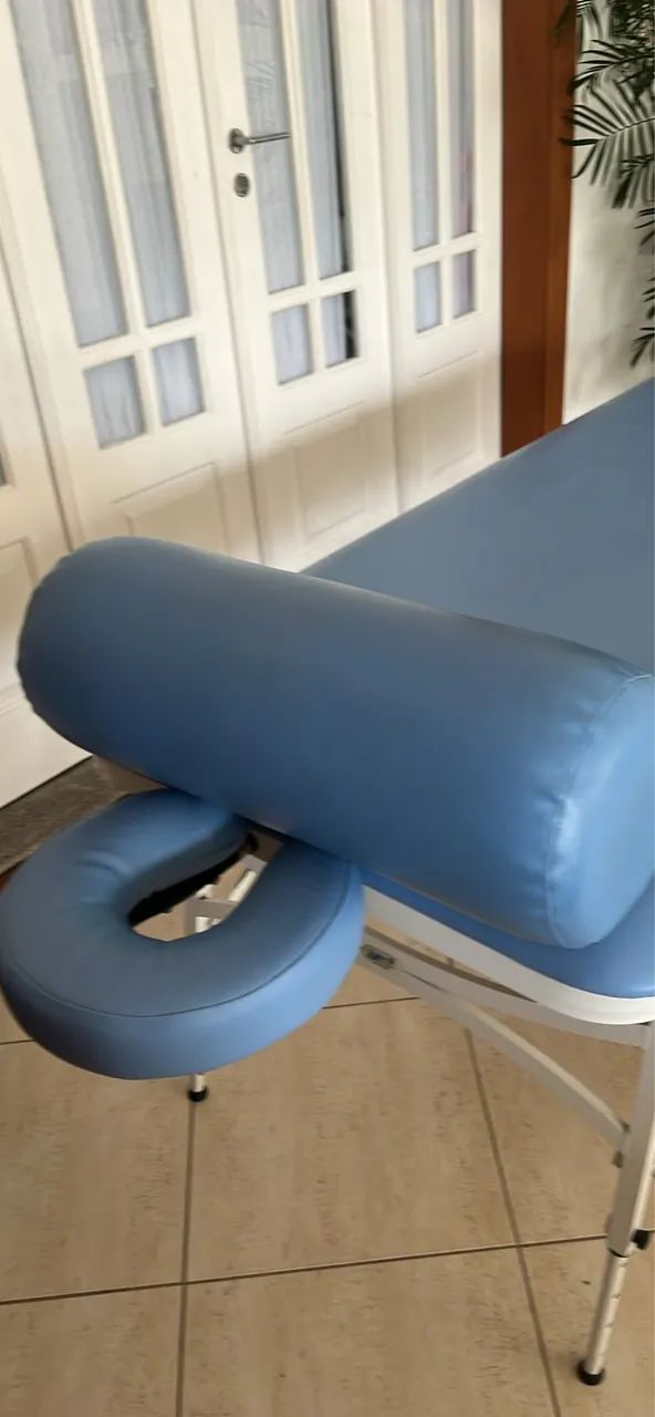 Rolinho cilindro para descanso das pernas de pacientes, durante procedimentos de saúde. - Foto 3