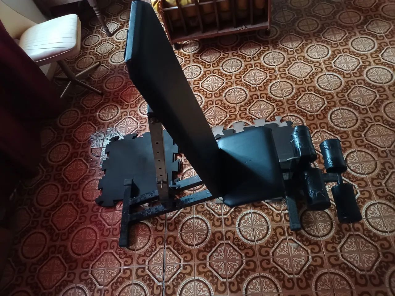 Banco de academia, várias regulagens, fortíssimo mesmo 