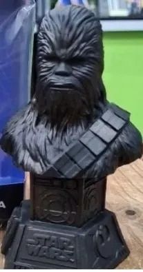 Busto colecionável Chewbacca Star Wars Disney - Foto 3