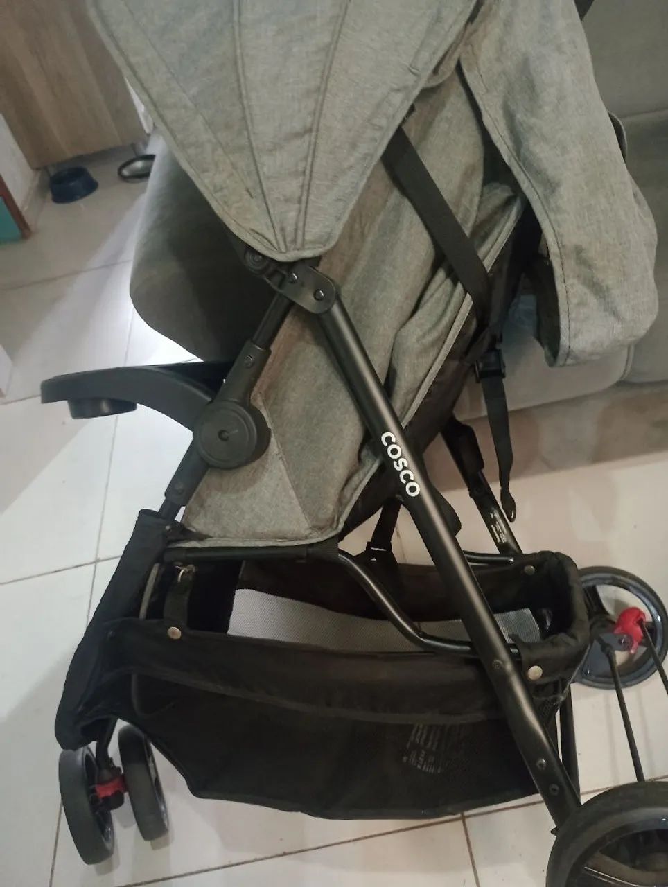 Carrinho de Bebê/ Bebê conforto Cosco