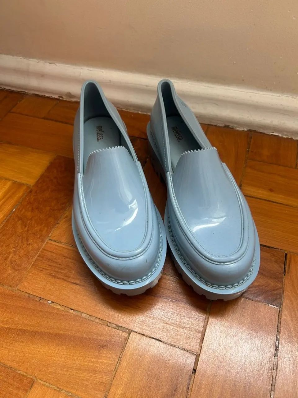Sapato modelo Oxford azul bebê da marca Melissa