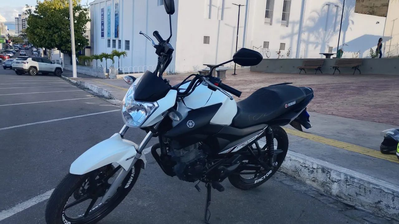 Moto Yamaha factor  - Foto 2