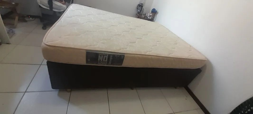 Cama Casal Baú com Colchão - Excelente Estado - Foto 2