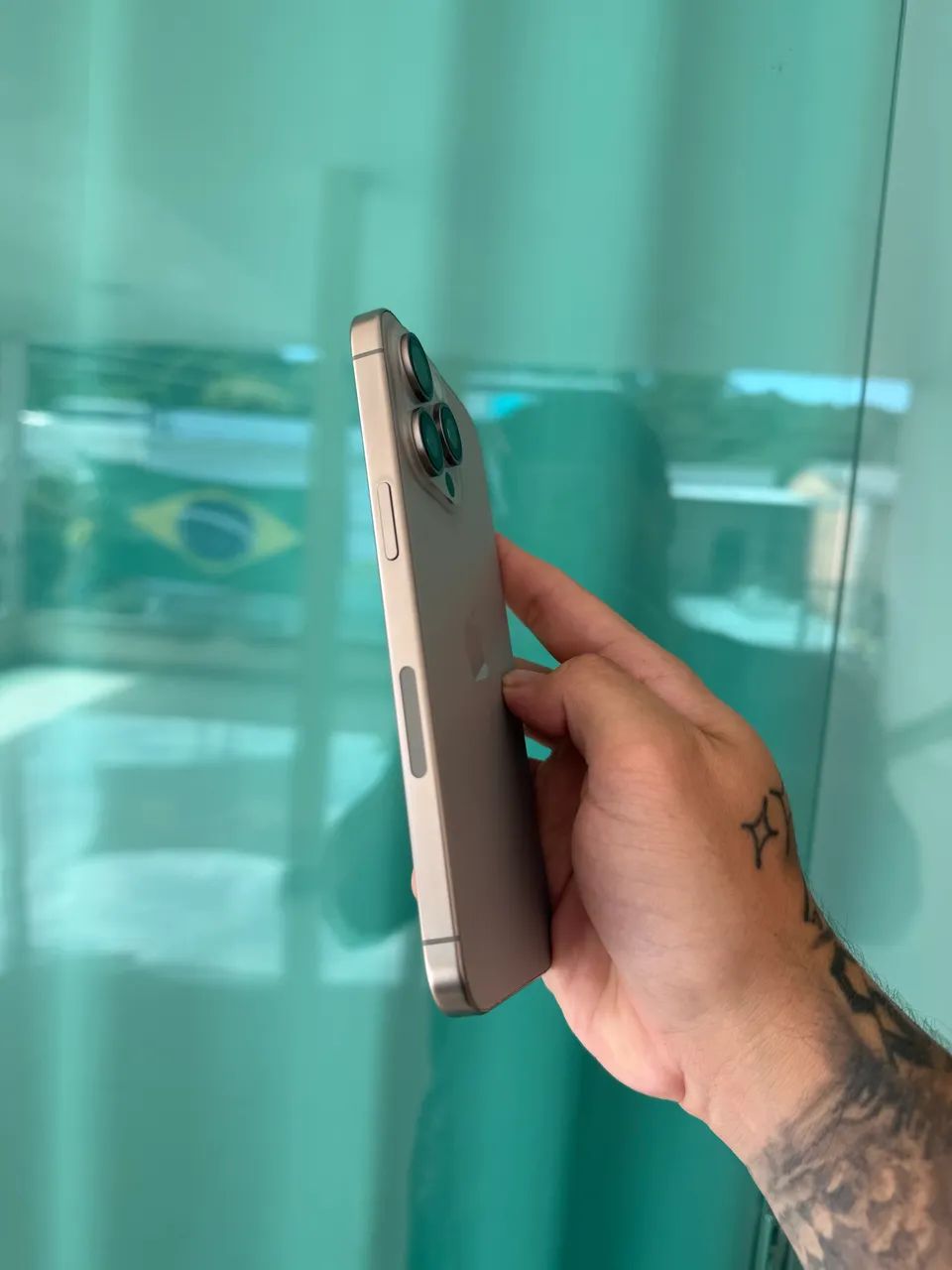 iPhone 15 Pro Max - 256 GB - Foto 3