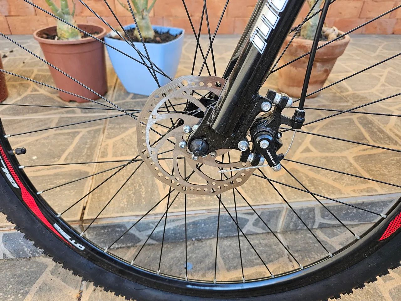 Bicicleta aro 29 21v estado de nova  - Foto 2