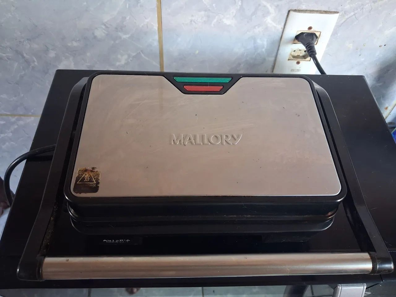 GRILL E SANDUICHEIRA