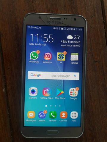 Vendo J7 dourado -