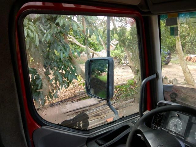 Caminhão bau volvo 260 2011/2012 - Foto 11