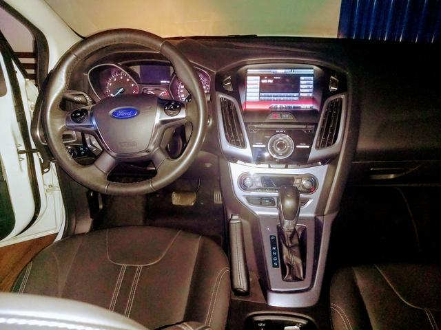 Ford Focus sedã - Foto 10