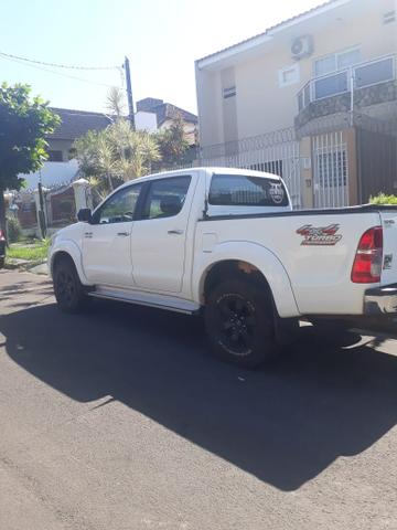 Vendo ou troco com urgência hilux 13/13 - Foto 3