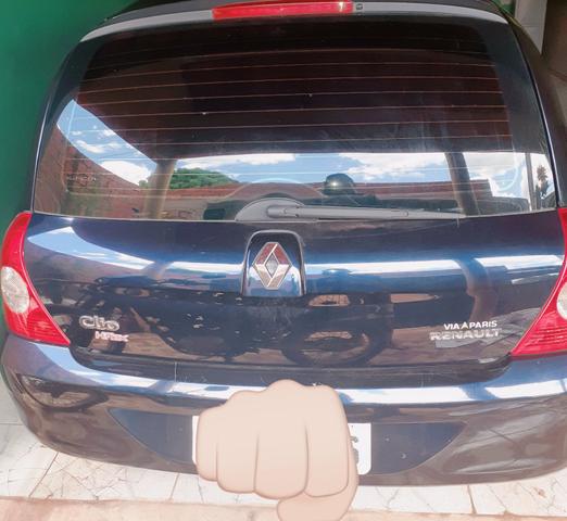 Vendo Clio carro muito novo troco em moto do meu agrado