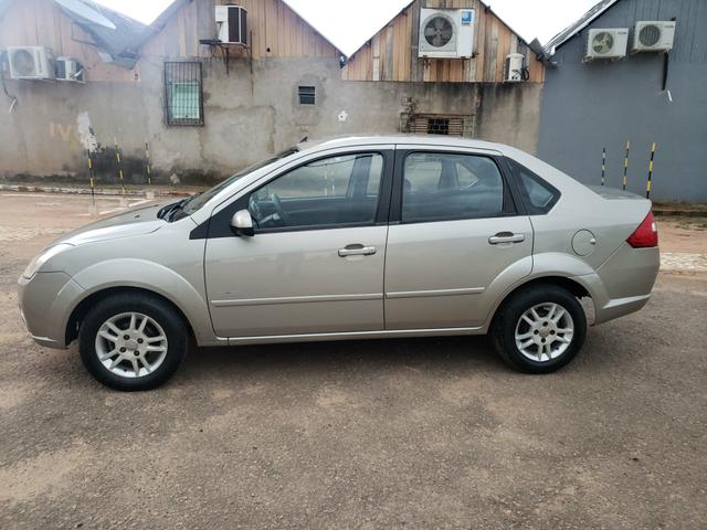 Fiesta sedan 1.6